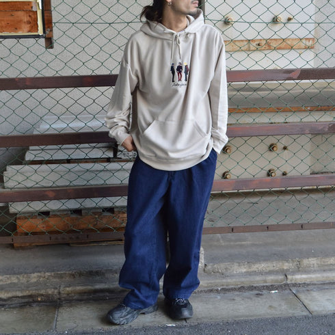 【MODISH GAZE】ピープルイラスト刺繍 プルパーカー T/Cポンチ