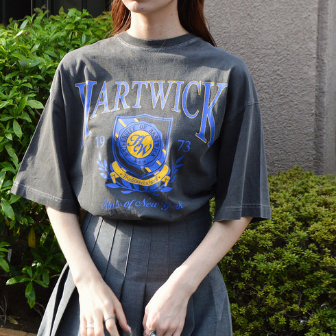 【spiritoso】HARTWICK カレッジロゴTシャツ