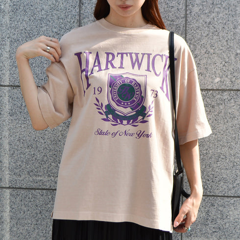 【spiritoso】HARTWICK カレッジロゴTシャツ