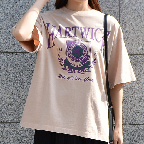 【spiritoso】HARTWICK カレッジロゴTシャツ