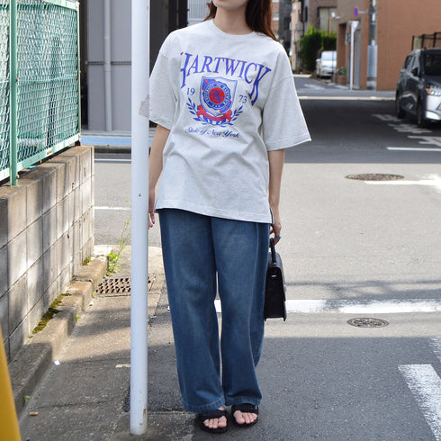 【spiritoso】HARTWICK カレッジロゴTシャツ