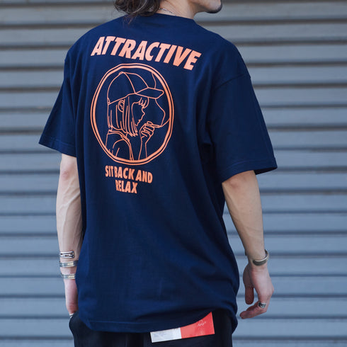 【MODISH GAZE】スモーキングガール SIT BACK AND RELAX半袖Tシャツ