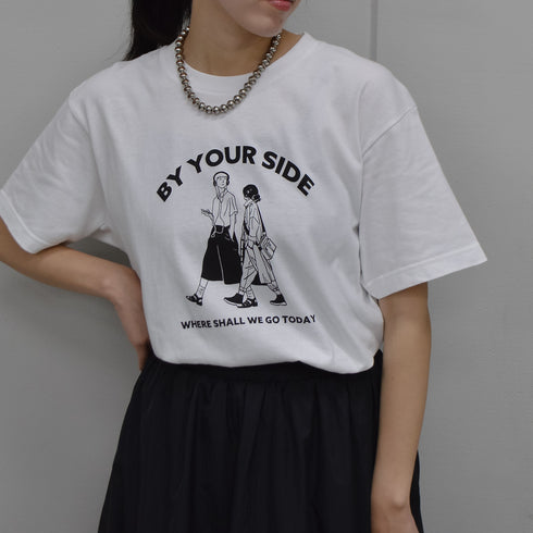 【RGY】BY YOUR SIDE デザインプリントTシャツ