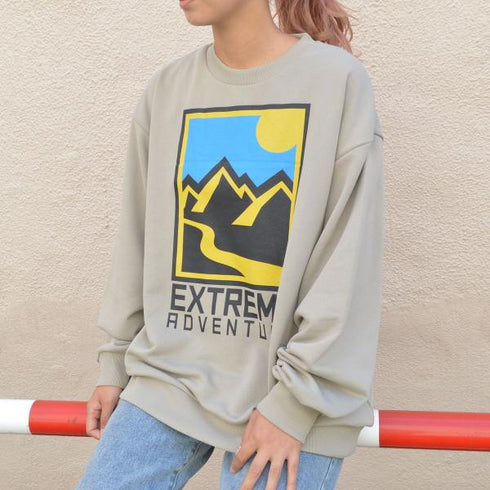 【spiritoso】マウンテンプリントトレーナー