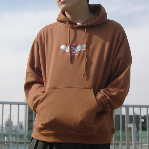 【spiritoso】ウイングさがら刺繍バックプリントパーカー