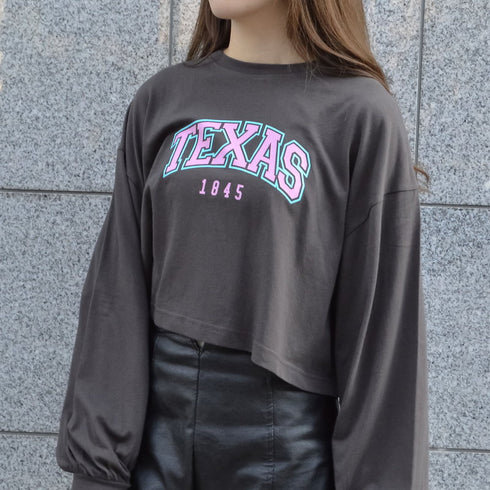 【spiritoso】カレッジロゴプリントクロップドロンT