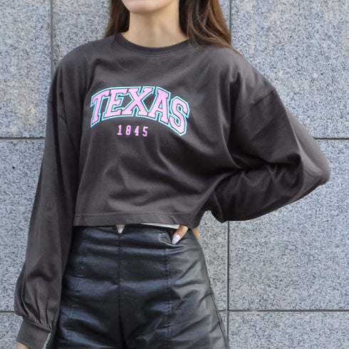 【spiritoso】カレッジロゴプリントクロップドロンT