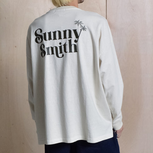 【SUNNY SMITH】ヤシの木ロゴ ワンポイント刺繍 バックプリント ピグメント加工ロングスリーブTシャツ