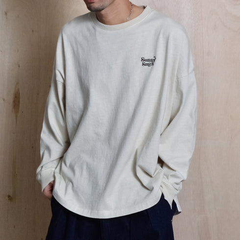 【SUNNY SMITH】ヤシの木ロゴ ワンポイント刺繍 バックプリント ピグメント加工ロングスリーブTシャツ
