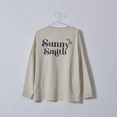 【SUNNY SMITH】ヤシの木ロゴ ワンポイント刺繍 バックプリント ピグメント加工ロングスリーブTシャツ