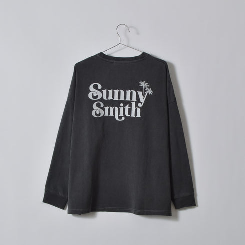 【SUNNY SMITH】ヤシの木ロゴ ワンポイント刺繍 バックプリント ピグメント加工ロングスリーブTシャツ