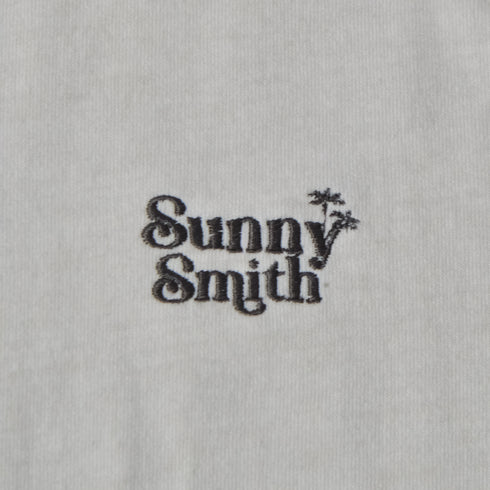【SUNNY SMITH】ヤシの木ロゴ ワンポイント刺繍 バックプリント ピグメント加工ロングスリーブTシャツ