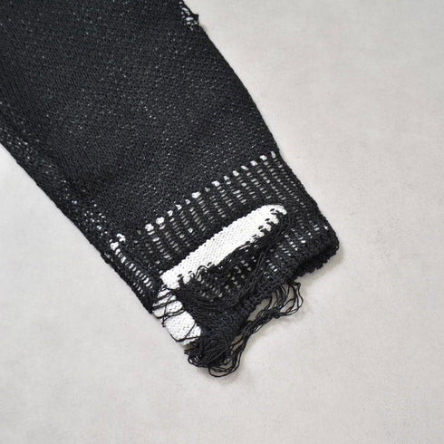 【MODISH GAZE】フロントロゴダメージ加工ニット