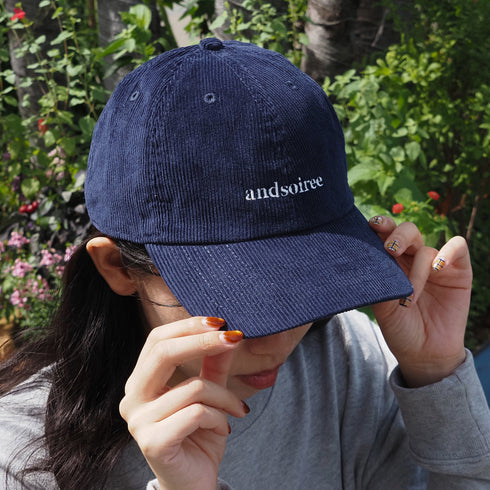 【&soiree】ブランドロゴ刺繍キャップ(ウール・コーデュロイ)