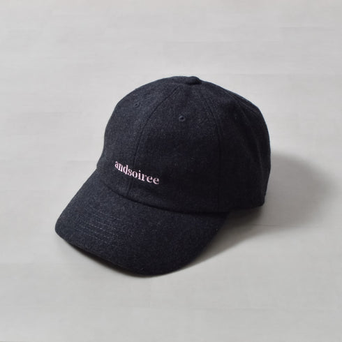 【&soiree】ブランドロゴ刺繍キャップ(ウール・コーデュロイ)