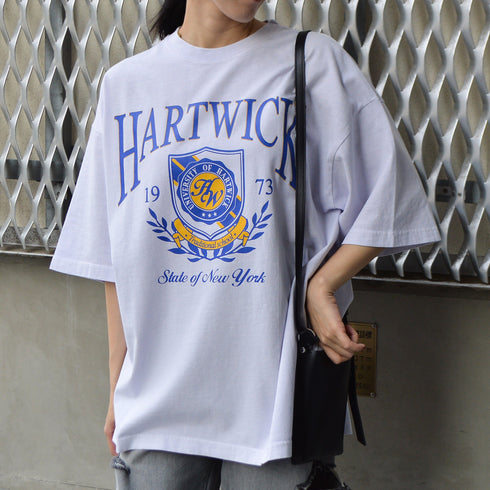 【spiritoso】HARTWICK カレッジロゴTシャツ