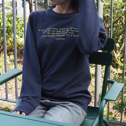 【＆soiree】メッセージ刺繍裏毛スウェットクルーネックプルオーバー