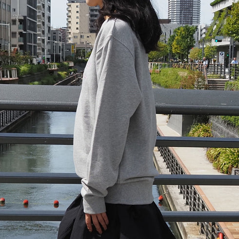 【＆soiree】メッセージ刺繍裏毛スウェットクルーネックプルオーバー