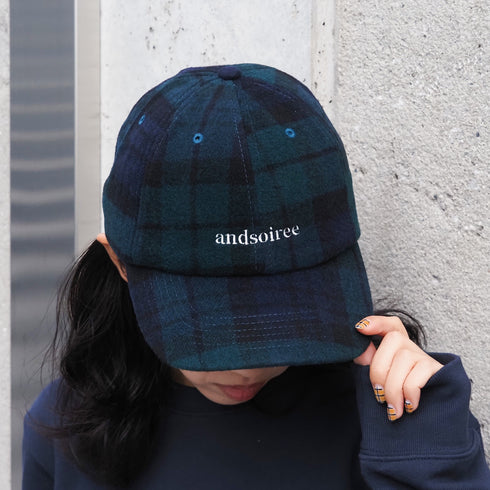 【＆soiree】ブランドロゴ刺繍キャップ(ウール・コーデュロイ)